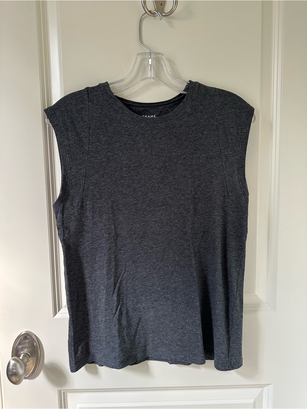 Frame le mid rise muscle top